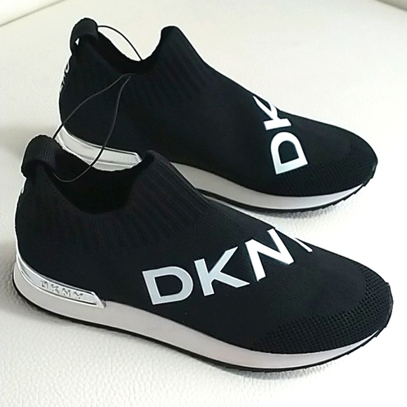DKNY Women's Lightweight Slip-on Black Sneakers - Picture 3 of 6